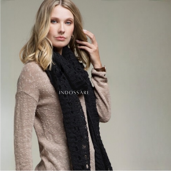 🖤SOFT BLACK KNIT OPEN WEAVE SCARF - Picture 2 of 3